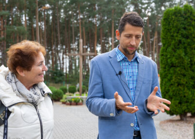 Anna z Poznania podczas rozmowy z Romanem Girusem